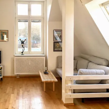 Frieda Apartment *